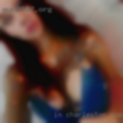 In Charleston woman on bed looking for fun.