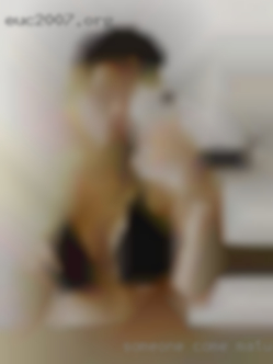 Someone mature milf come make me wet.