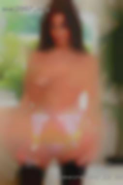 Someone who is swingers Lansing, MI attached/married.